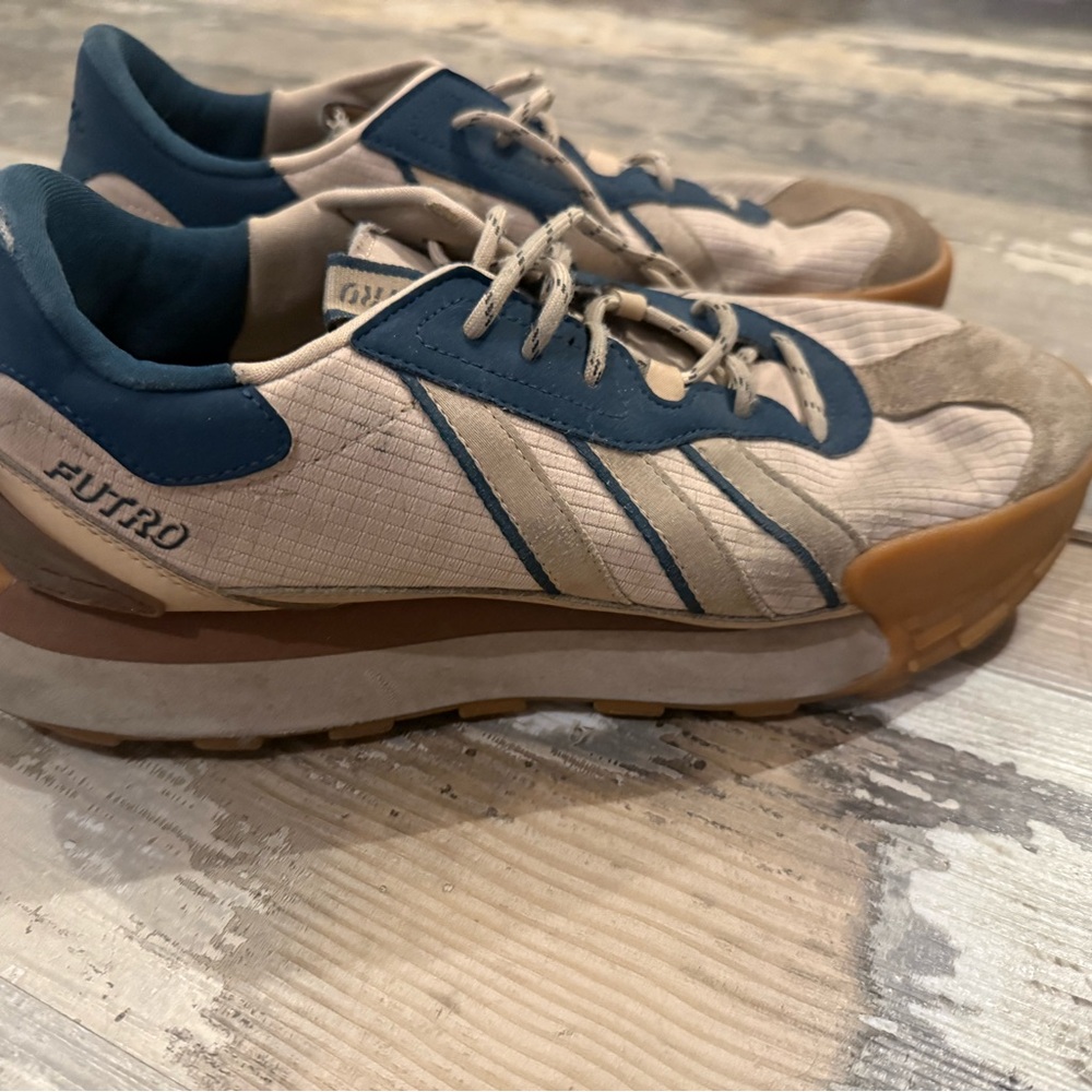 adidas Men's Beige and Navy Sneakers